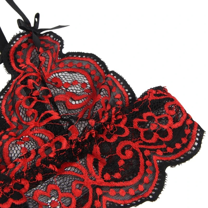 Elegant Two-Tone Floral Lace Lingerie Set – Adjustable Bra with Thong Panties